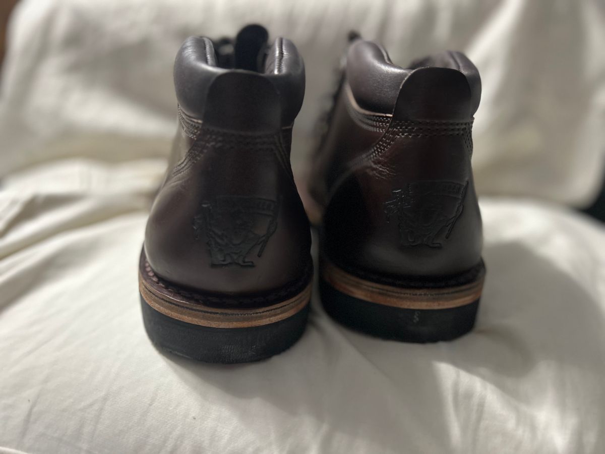 Photo by rattler360 on October 1, 2023 of the Jim Green African Ranger in Horween Burgundy Chromexcel.