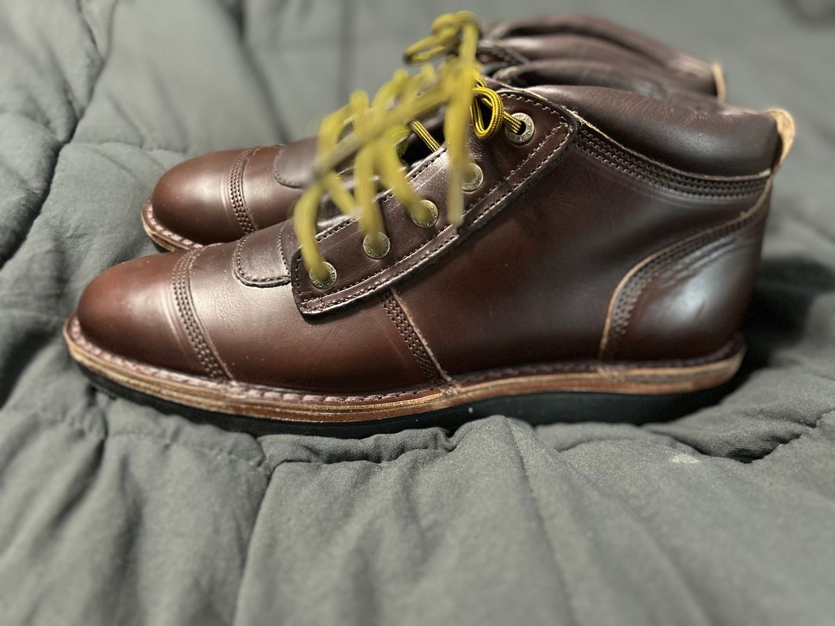Photo by rattler360 on December 1, 2023 of the Jim Green African Ranger in Horween Burgundy Chromexcel.