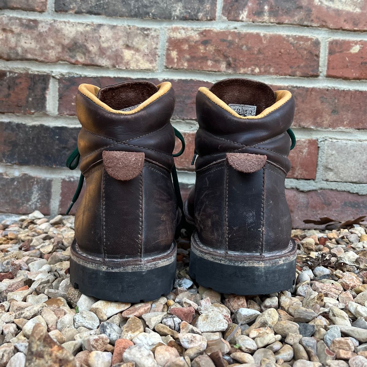 Photo by QuinnH on January 5, 2023 of the Jim Green Razorback in Brown Full Grain.