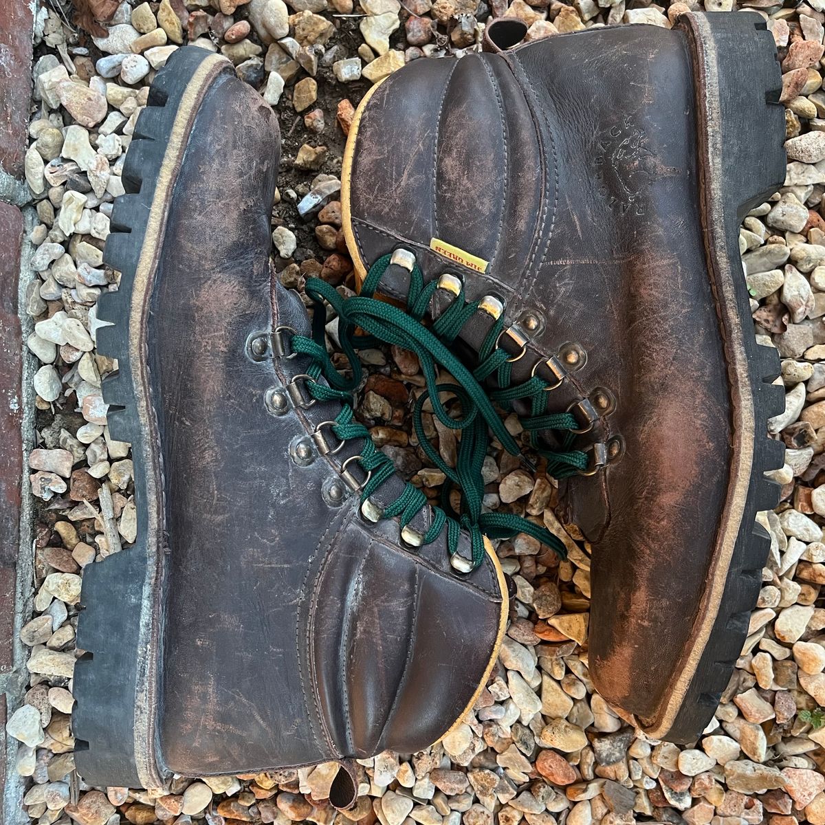 Photo by QuinnH on January 5, 2023 of the Jim Green Razorback in Brown Full Grain.