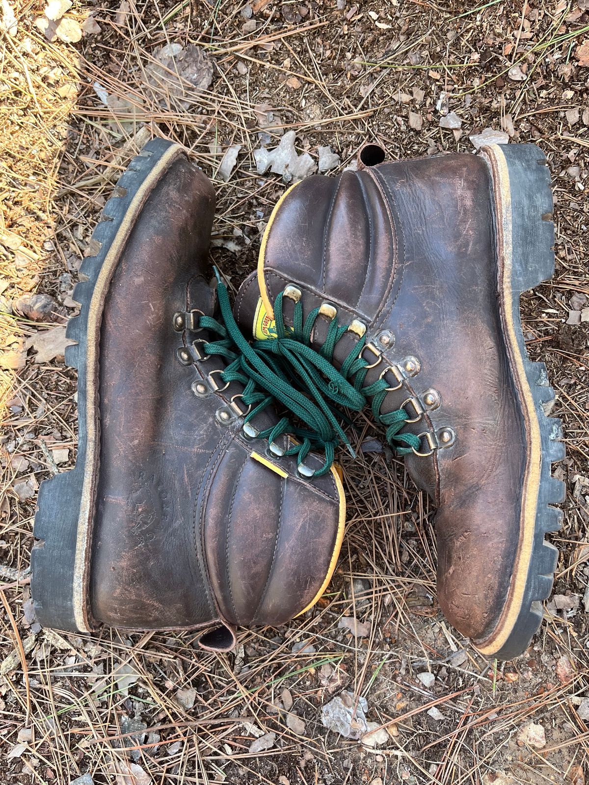 Photo by QuinnH on March 6, 2023 of the Jim Green Razorback in Brown Full Grain.