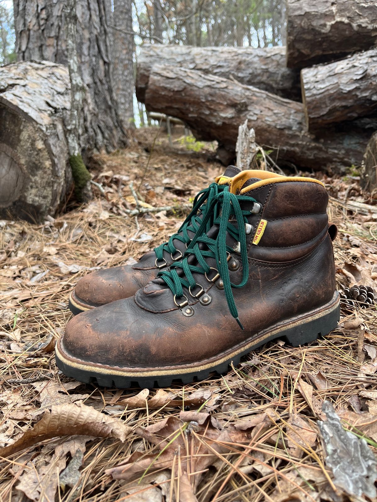 Photo by QuinnH on April 3, 2023 of the Jim Green Razorback in Brown Full Grain.