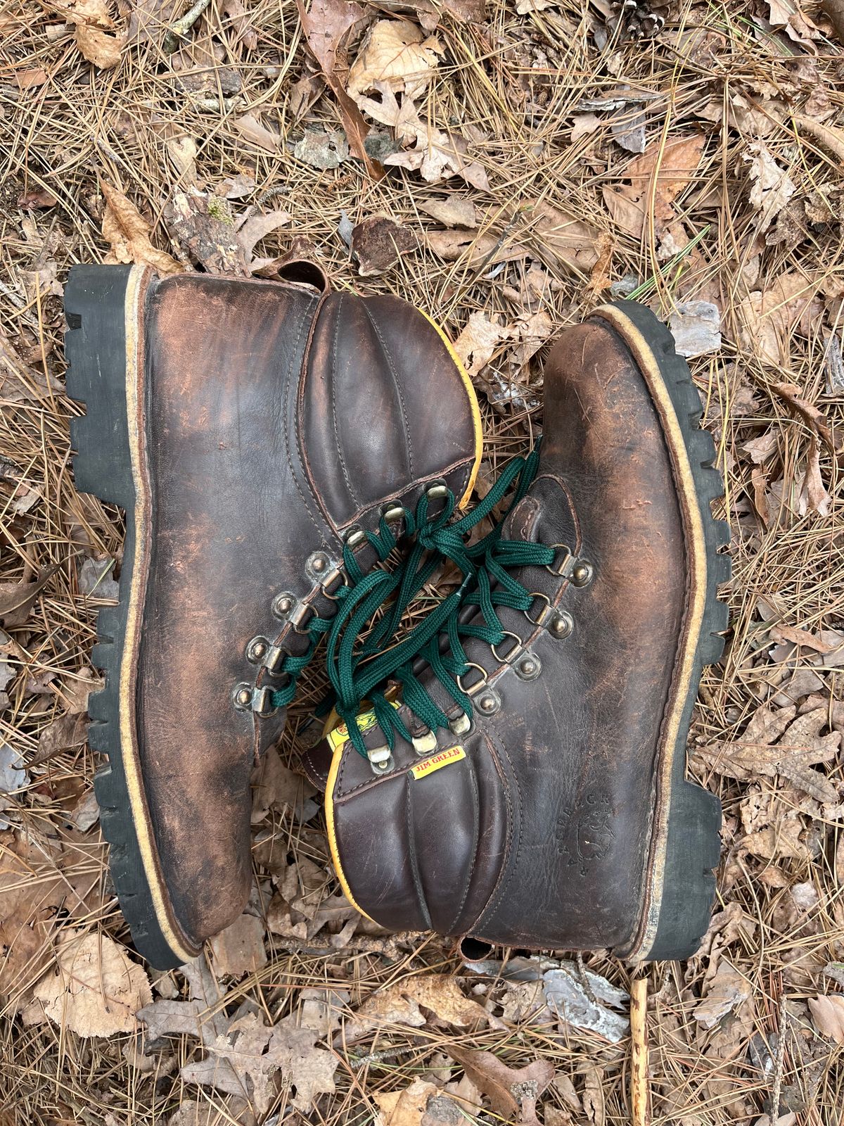 Photo by QuinnH on April 3, 2023 of the Jim Green Razorback in Brown Full Grain.
