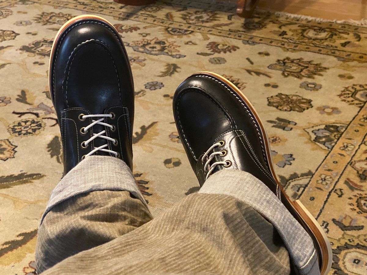 Photo by GalaxyGuy on October 3, 2023 of the Onderhoud x Stitchdown Moc Toe in Wickett & Craig Black Traditional Harness.
