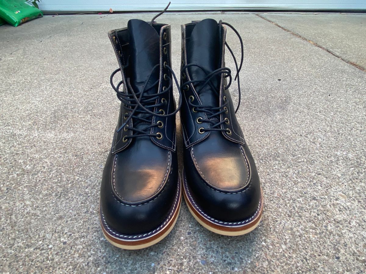 Photo by GalaxyGuy on October 3, 2023 of the Onderhoud x Stitchdown Moc Toe in Wickett & Craig Black Traditional Harness.