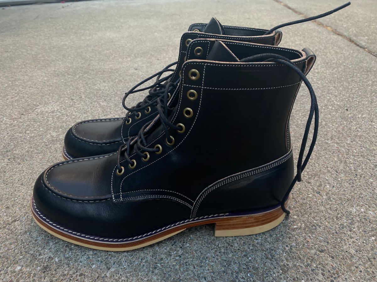 Photo by GalaxyGuy on October 3, 2023 of the Onderhoud x Stitchdown Moc Toe in Wickett & Craig Black Traditional Harness.
