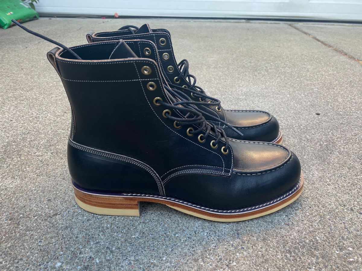 Photo by GalaxyGuy on October 3, 2023 of the Onderhoud x Stitchdown Moc Toe in Wickett & Craig Black Traditional Harness.