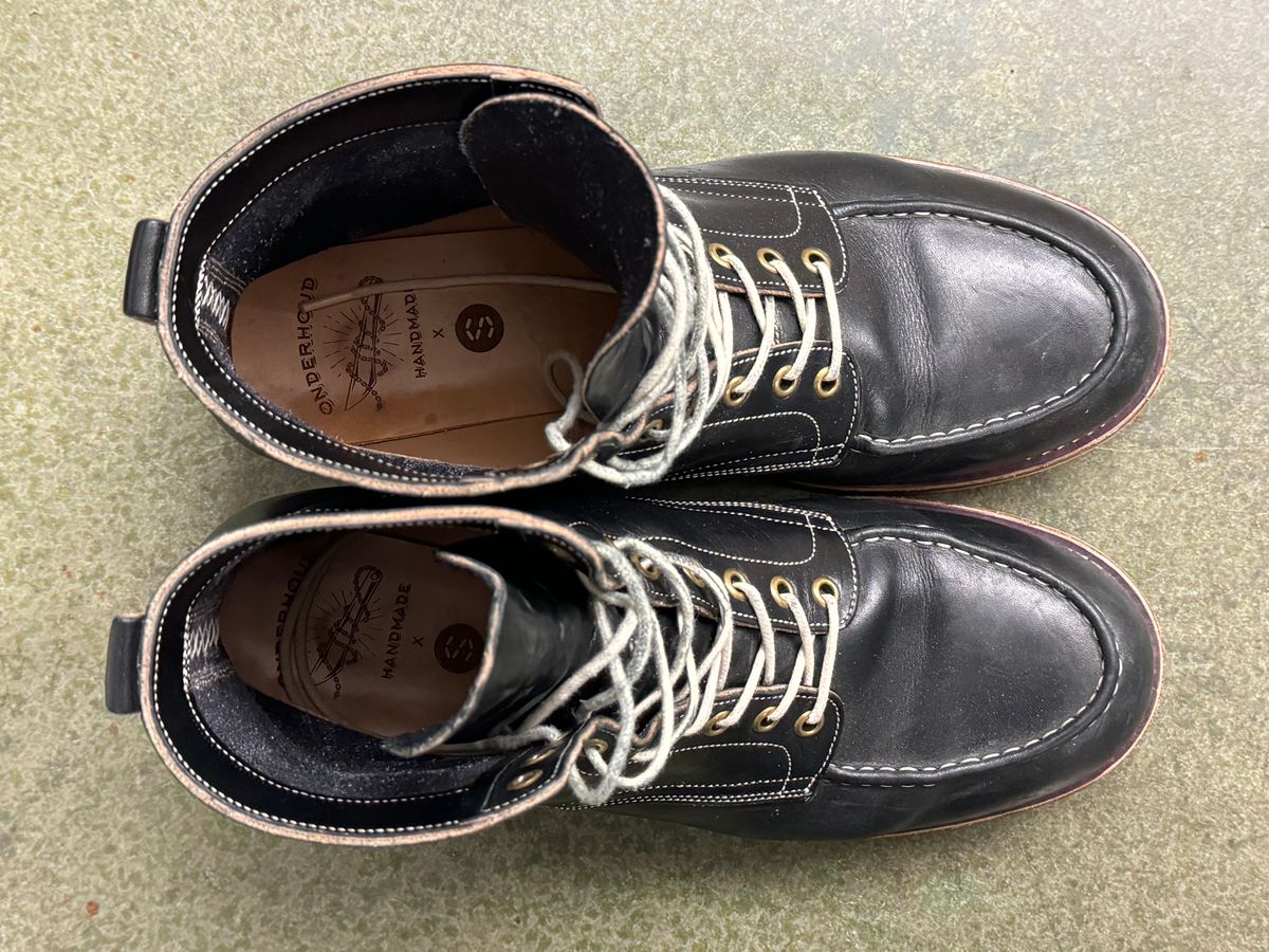 Photo by GalaxyGuy on November 7, 2023 of the Onderhoud x Stitchdown Moc Toe in Wickett & Craig Black Traditional Harness.