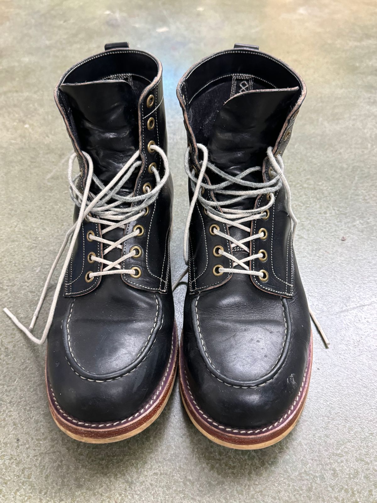 Photo by GalaxyGuy on December 5, 2023 of the Onderhoud x Stitchdown Moc Toe in Wickett & Craig Black Traditional Harness.