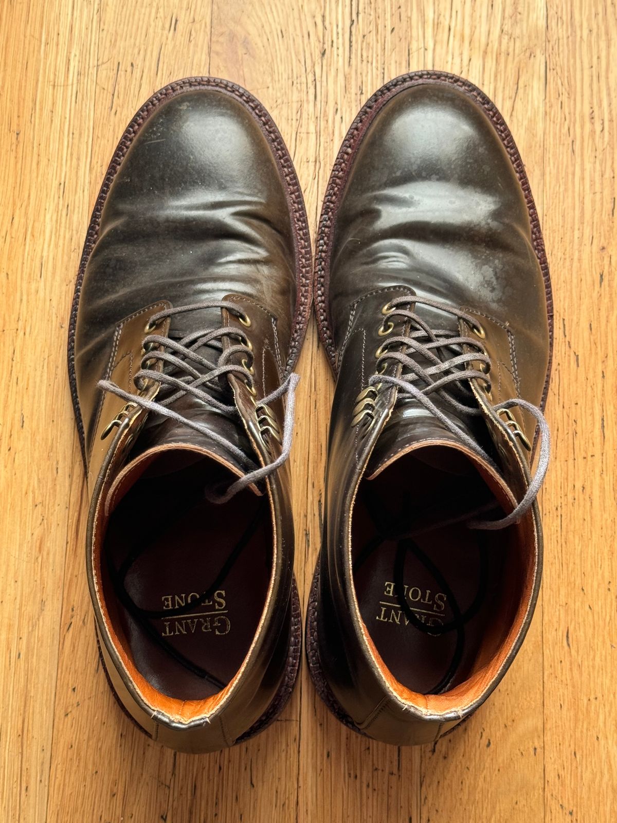 Photo by GalaxyGuy on November 3, 2024 of the Grant Stone Edward Boot in Horween Maduro Shell Cordovan.