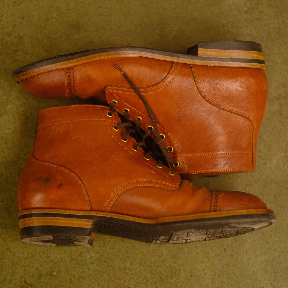 Photo by GalaxyGuy on November 1, 2022 of the Iron Boots Devil Dog in Maryam Brown Horsebutt.