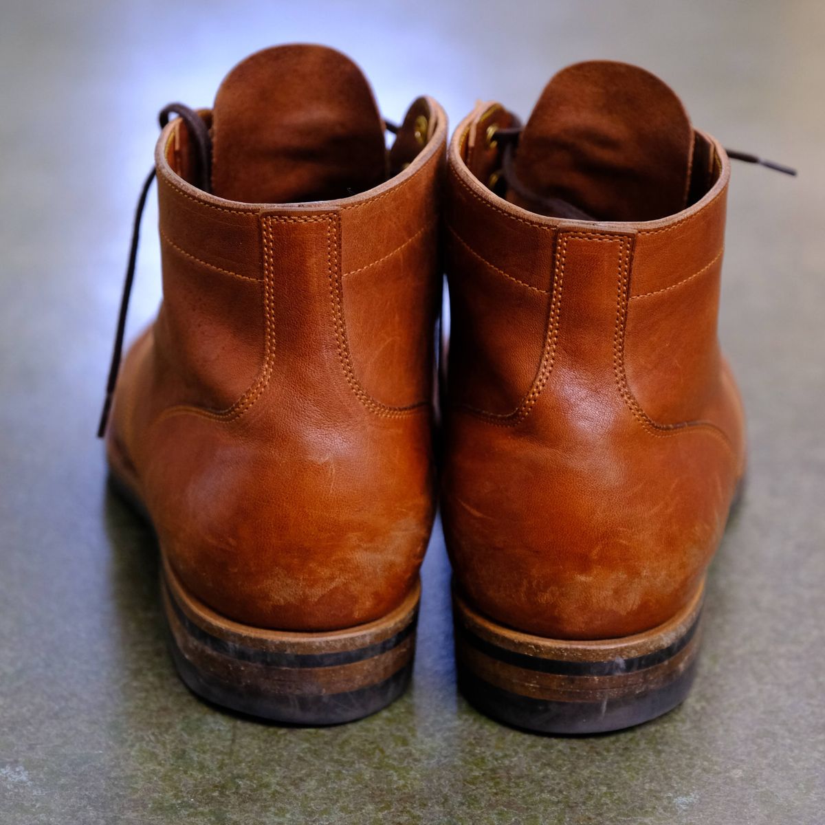 Photo by GalaxyGuy on February 2, 2023 of the Iron Boots Devil Dog in Maryam Brown Horsebutt.