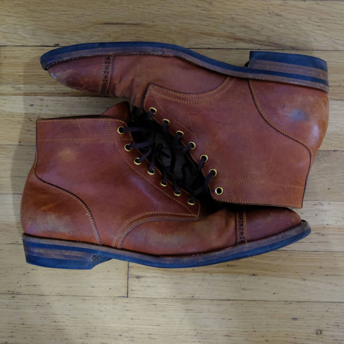 Photo by GalaxyGuy on April 5, 2023 of the Iron Boots Devil Dog in Maryam Brown Horsebutt.