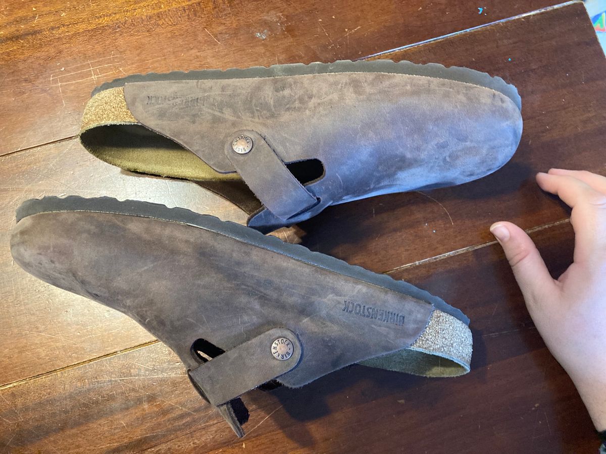 Photo by sigben59 on December 5, 2023 of the Birkenstock Boston in Habana Oiled Leather.