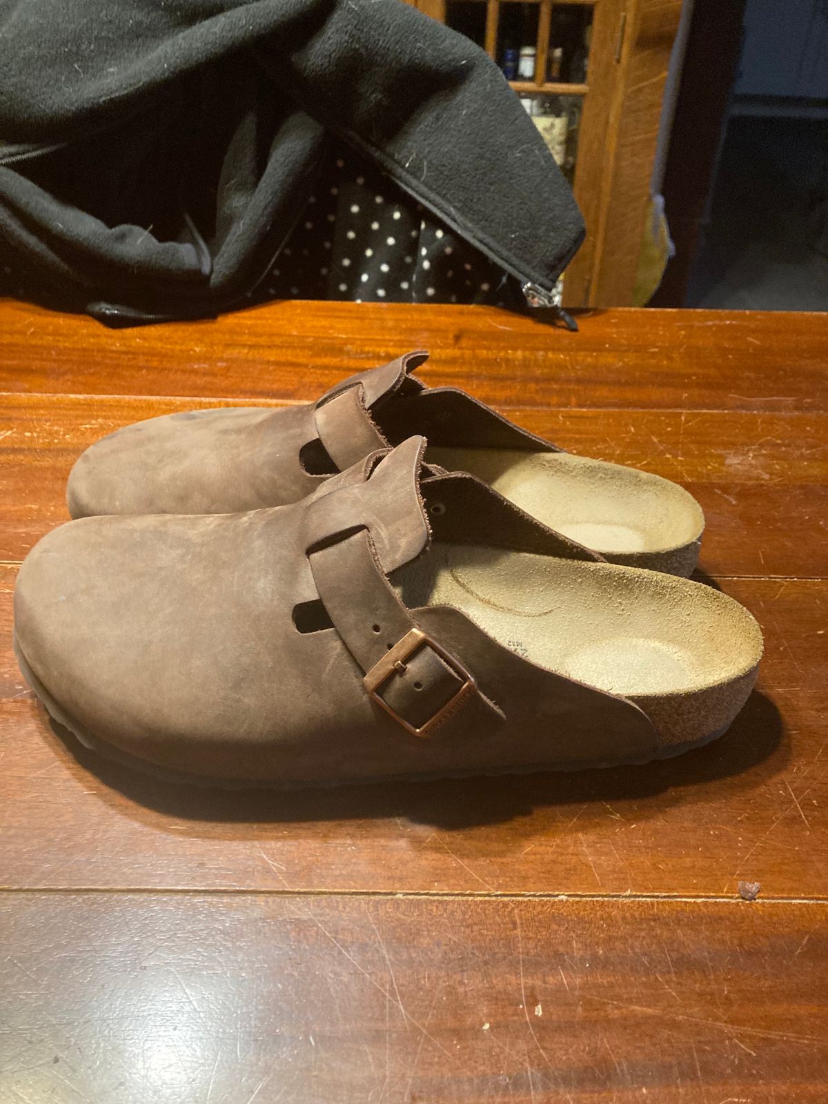 Photo by sigben59 on January 4, 2024 of the Birkenstock Boston in Habana Oiled Leather.
