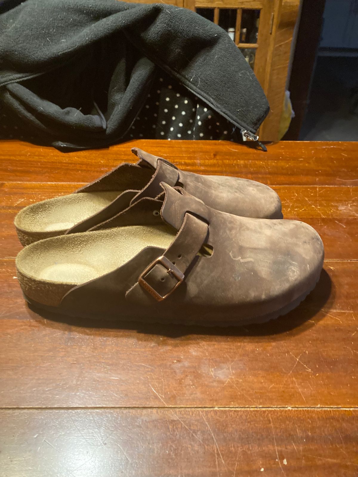 Photo by sigben59 on January 4, 2024 of the Birkenstock Boston in Habana Oiled Leather.