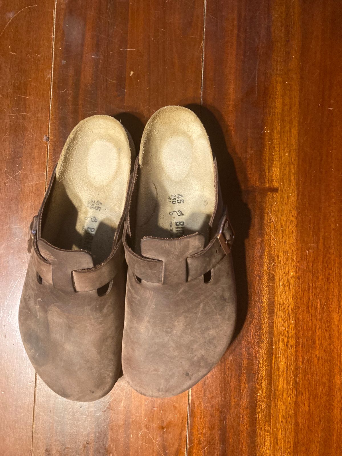 Photo by sigben59 on January 4, 2024 of the Birkenstock Boston in Habana Oiled Leather.