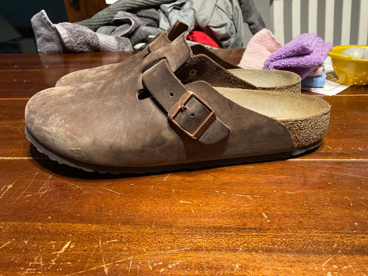 Photo by sigben59 on February 6, 2024 of the Birkenstock Boston in Habana Oiled Leather.