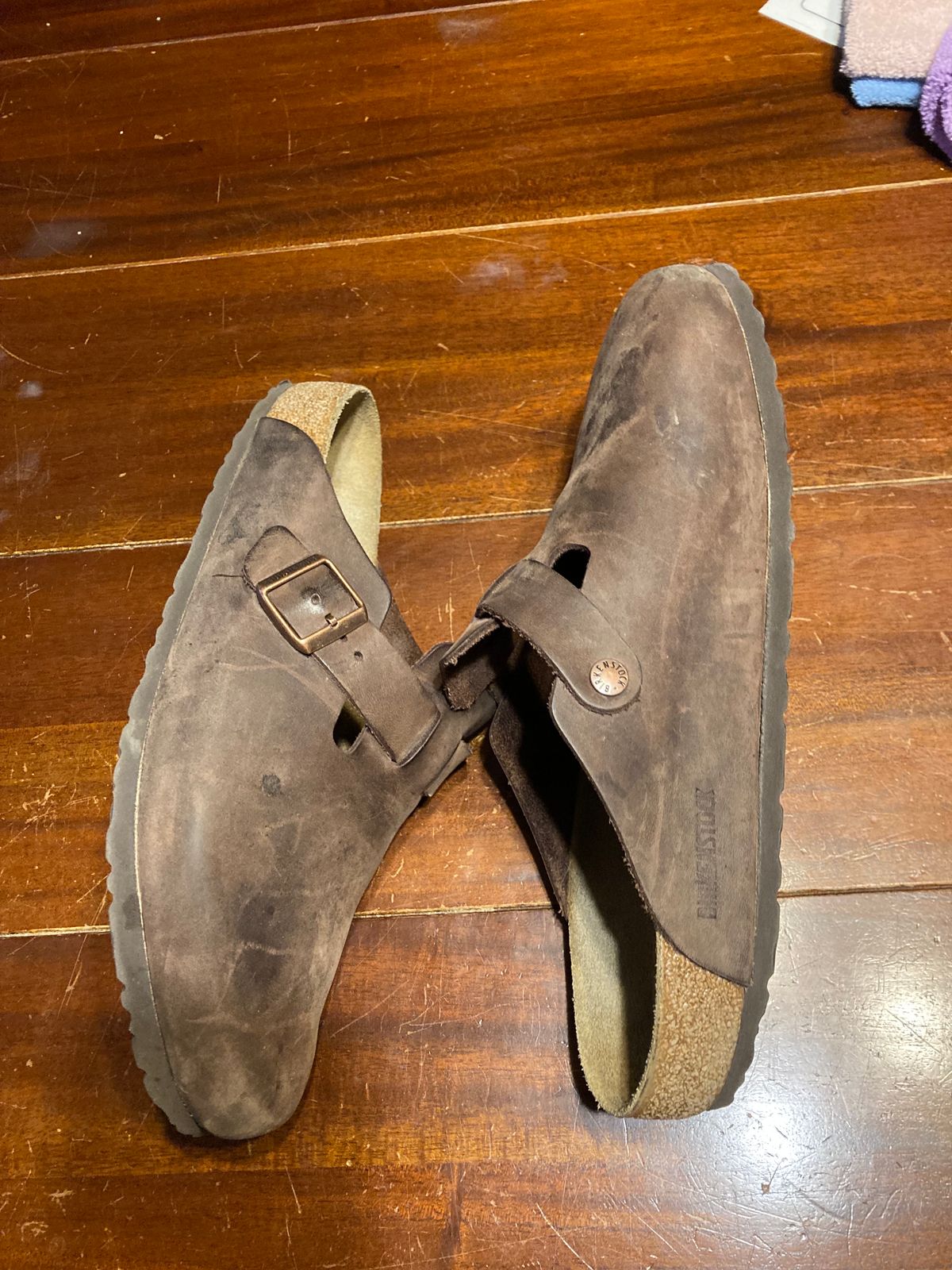 Photo by sigben59 on February 6, 2024 of the Birkenstock Boston in Habana Oiled Leather.
