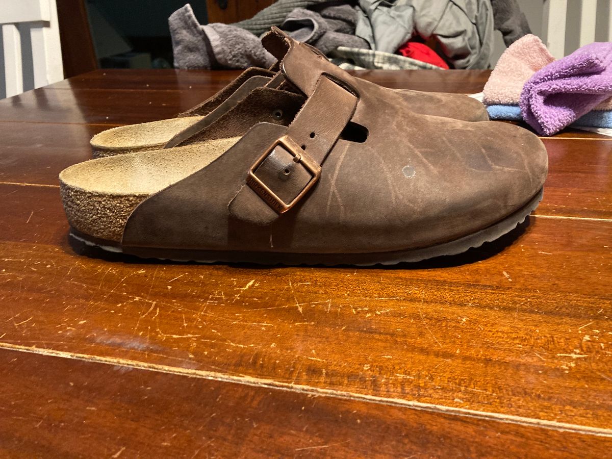 Photo by sigben59 on February 6, 2024 of the Birkenstock Boston in Habana Oiled Leather.