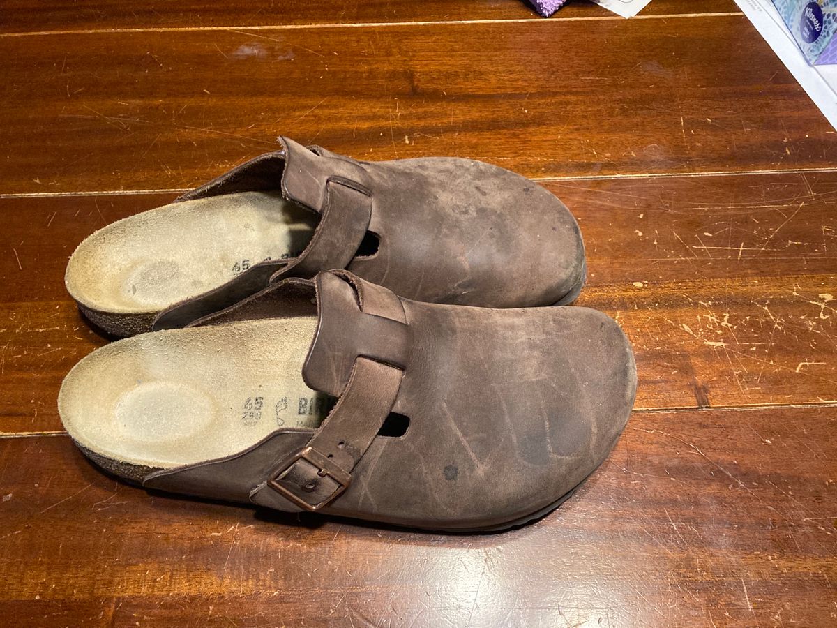 Photo by sigben59 on February 6, 2024 of the Birkenstock Boston in Habana Oiled Leather.