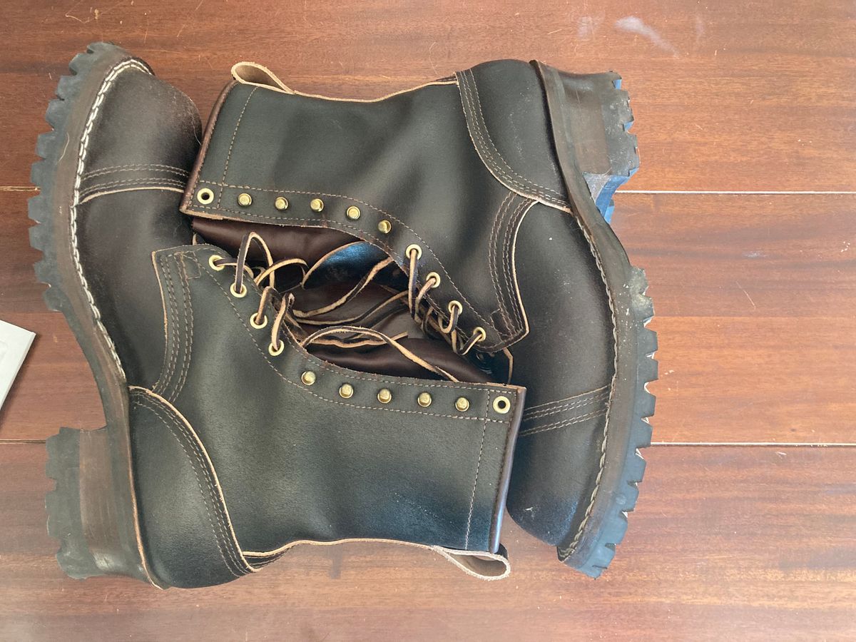 Photo by sigben59 on October 1, 2023 of the Nicks Urban Logger in Horween Brown Waxed Flesh.