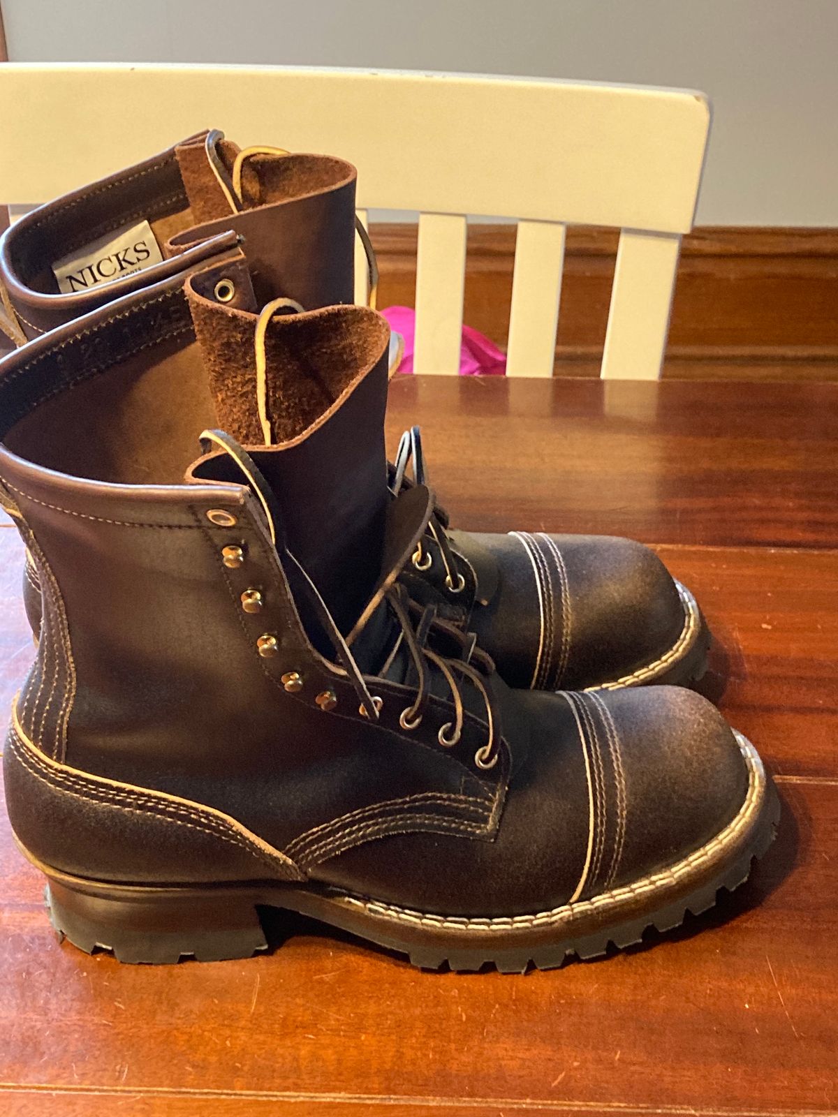 Photo by sigben59 on October 1, 2023 of the Nicks Urban Logger in Horween Brown Waxed Flesh.