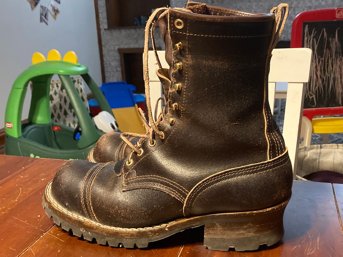 Photo by sigben59 on November 4, 2023 of the Nicks Urban Logger in Horween Brown Waxed Flesh.