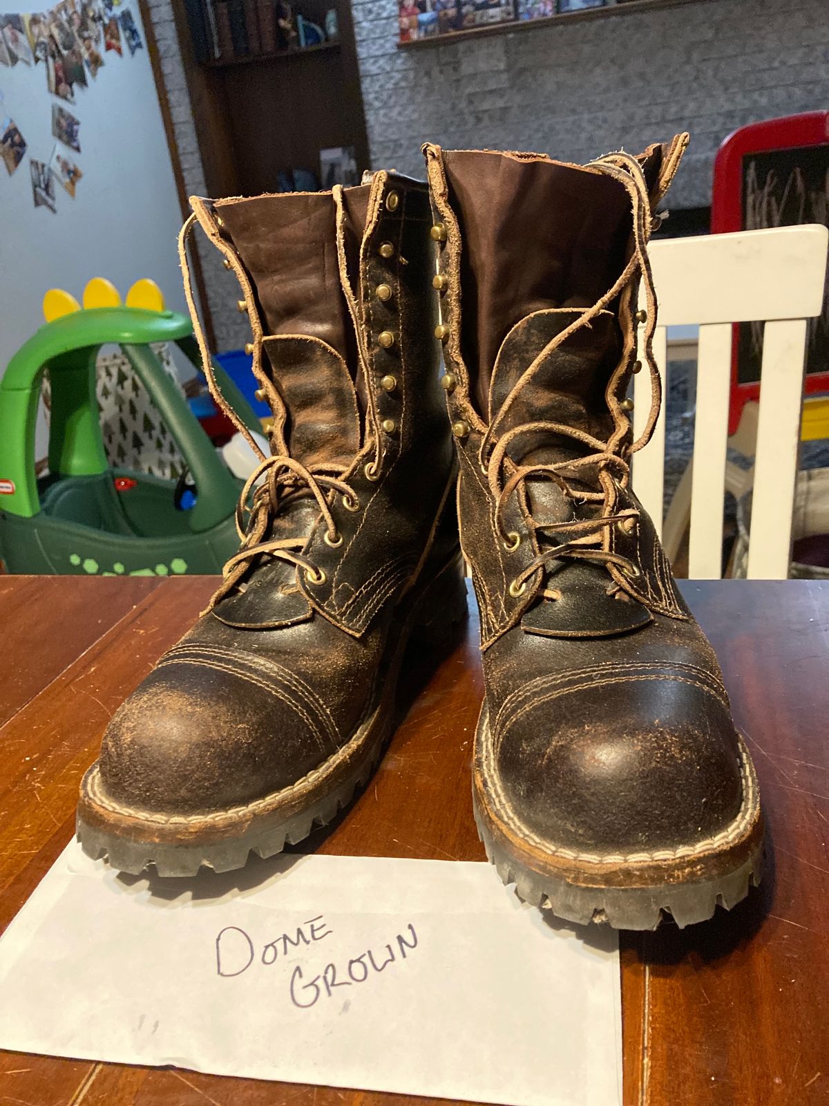 Photo by sigben59 on November 4, 2023 of the Nicks Urban Logger in Horween Brown Waxed Flesh.