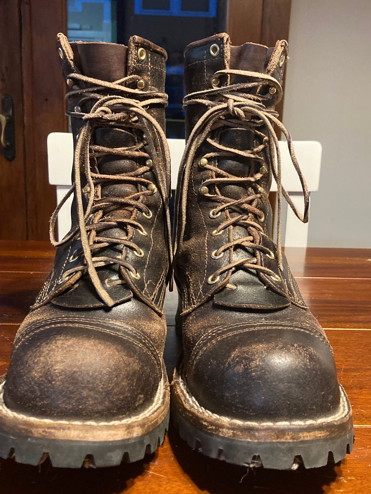 Photo by sigben59 on January 5, 2024 of the Nicks Urban Logger in Horween Brown Waxed Flesh.