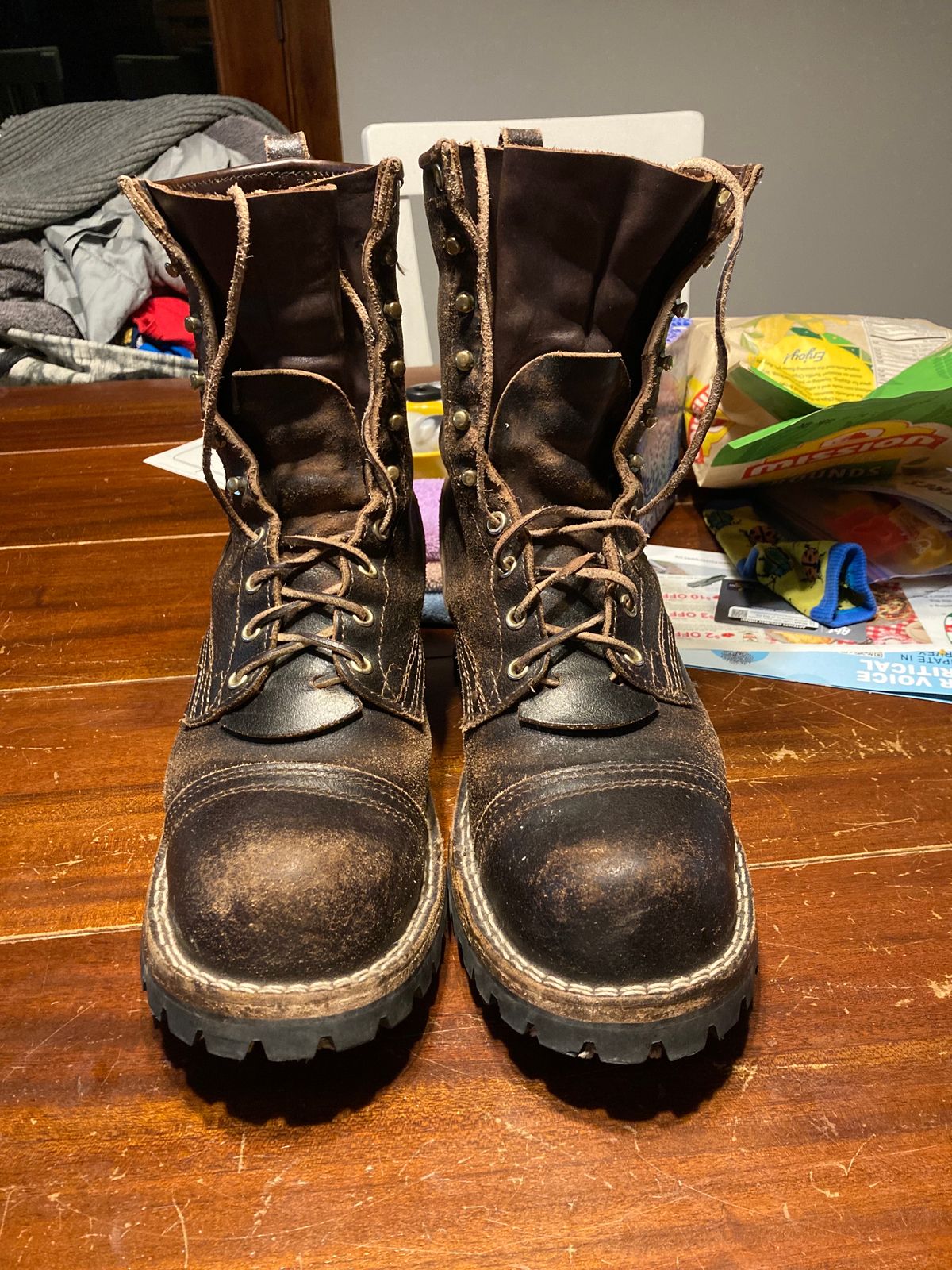 Photo by sigben59 on February 6, 2024 of the Nicks Urban Logger in Horween Brown Waxed Flesh.