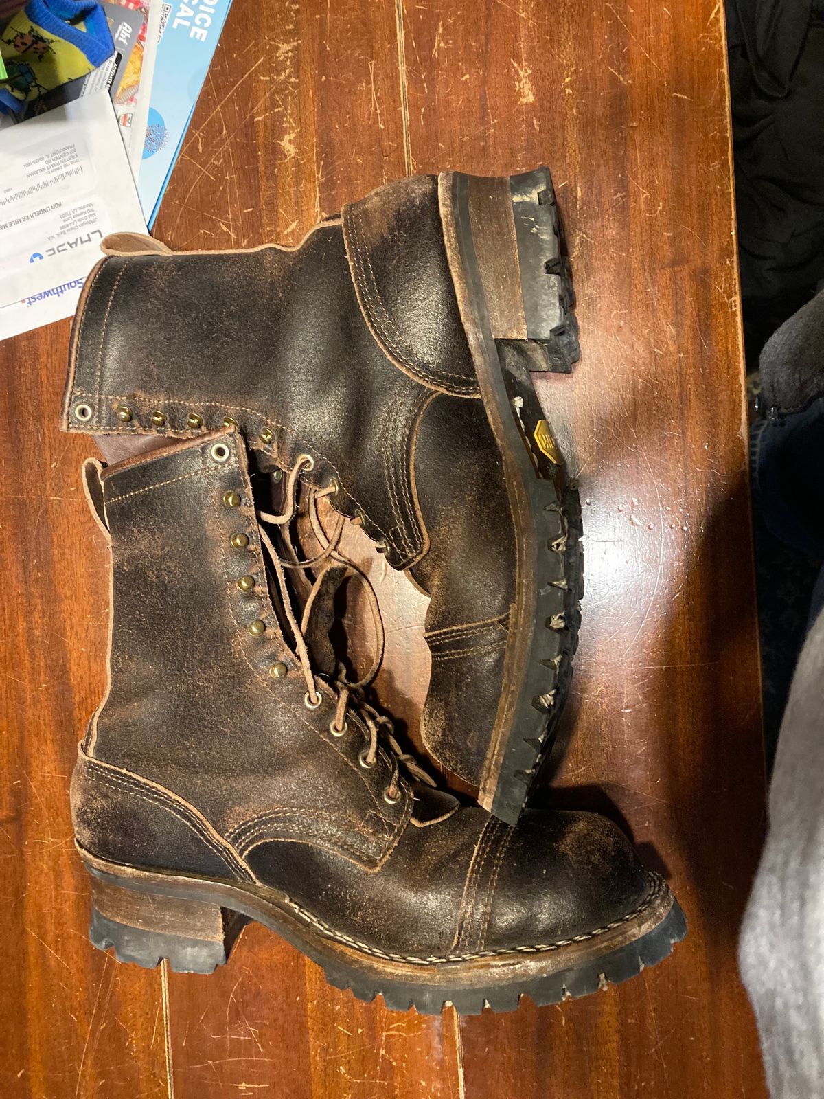 Photo by sigben59 on February 6, 2024 of the Nicks Urban Logger in Horween Brown Waxed Flesh.