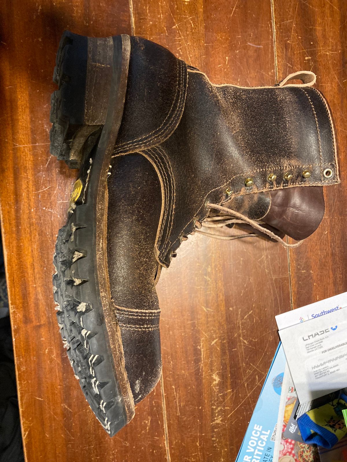 Photo by sigben59 on February 6, 2024 of the Nicks Urban Logger in Horween Brown Waxed Flesh.