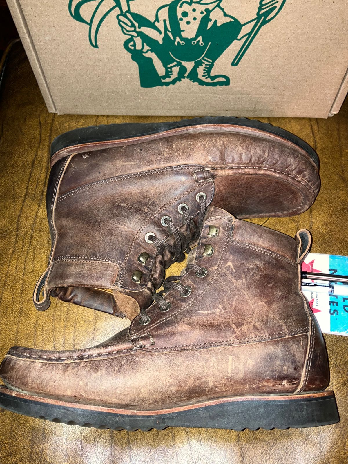 Photo by sigben59 on November 2, 2025 of the Jim Green Meander – Moc-Toe in Bronco Brown - Oily Pull Up.