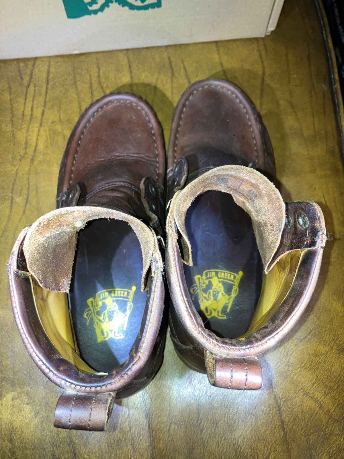 Photo by sigben59 on December 4, 2025 of the Jim Green Meander – Moc-Toe in Bronco Brown - Oily Pull Up.