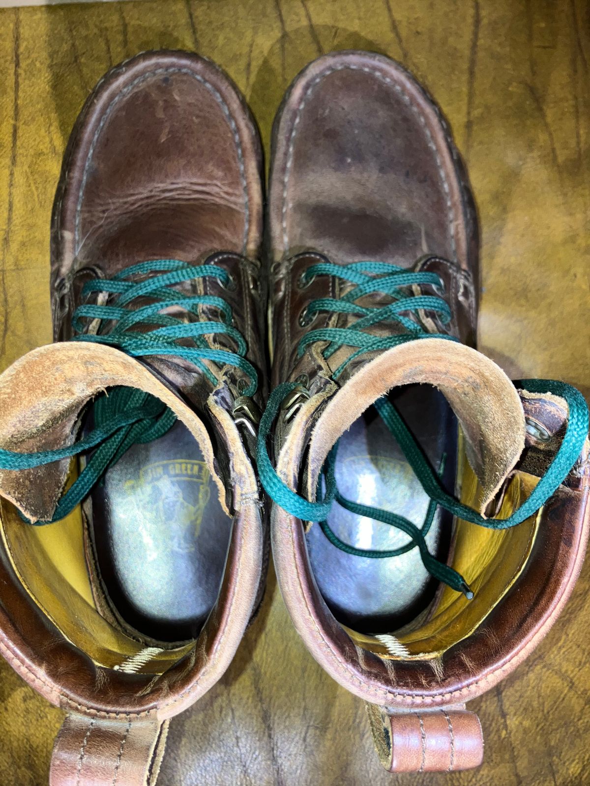 Photo by sigben59 on April 5, 2026 of the Jim Green Meander – Moc-Toe in Bronco Brown - Oily Pull Up.