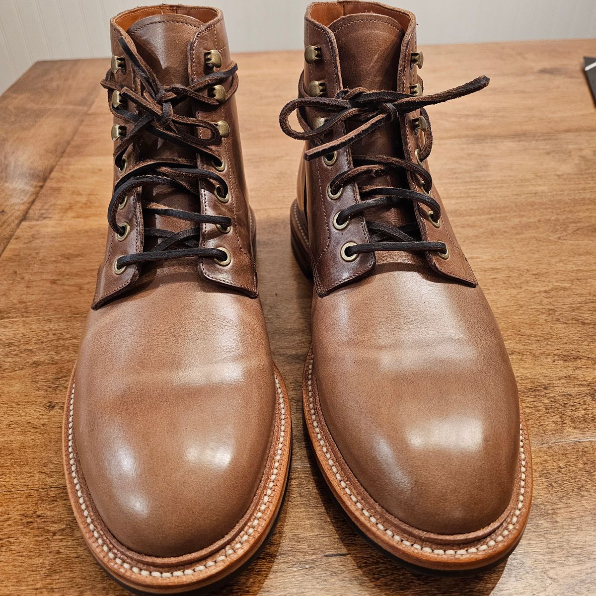 Photo by tburki on November 15, 2023 of the Grant Stone Diesel Boot in Horween Natural Chromexcel.