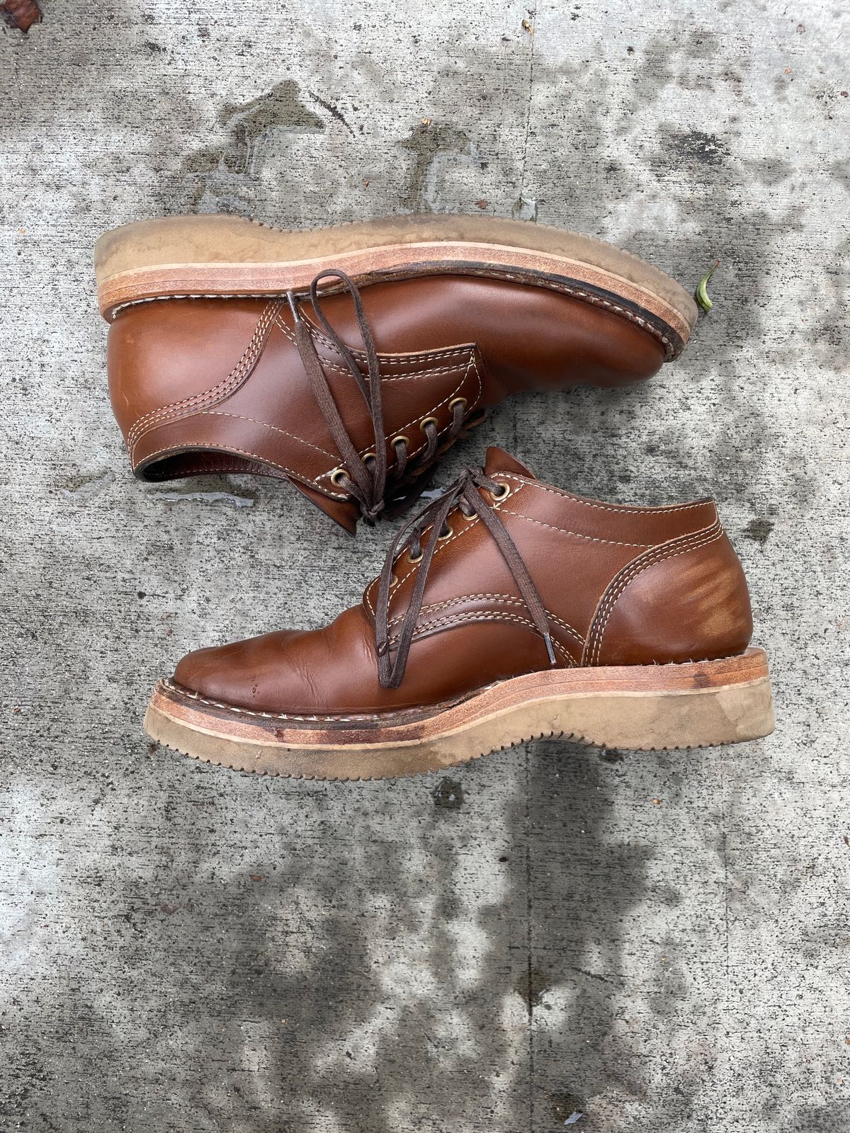 Photo by mrchaselm on January 4, 2023 of the White's Oxford in Horween British Tan Chromexcel.