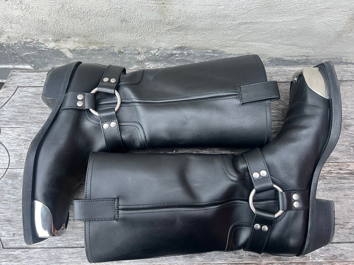 Photo by dring on April 3, 2024 of the Gucci Harness Boots in Black Calf.