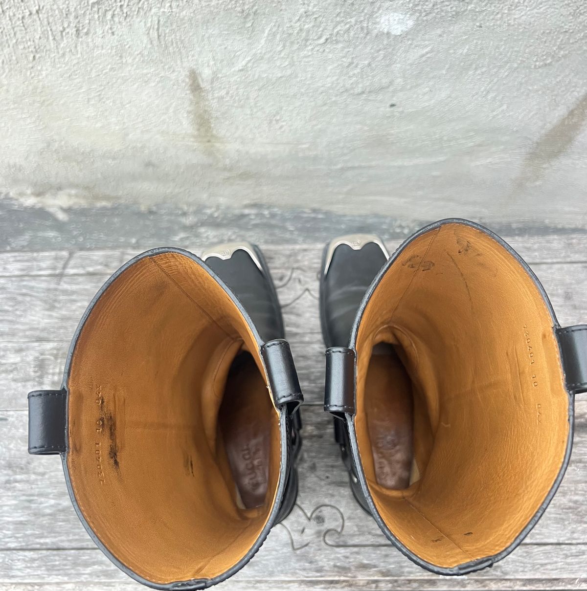Photo by dring on April 3, 2024 of the Gucci Harness Boots in Black Calf.