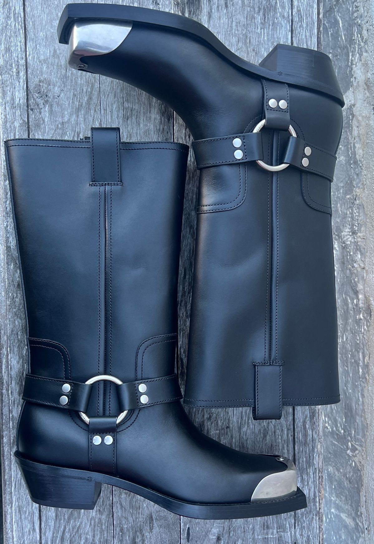 Photo by dring on November 2, 2023 of the Gucci Harness Boots in Black Calf.