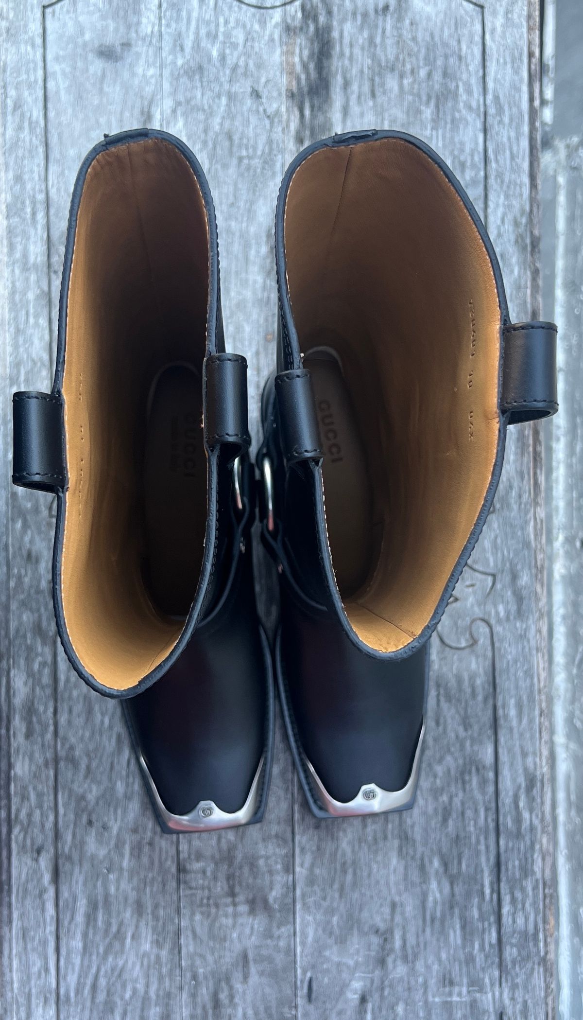 Photo by dring on November 2, 2023 of the Gucci Harness Boots in Black Calf.