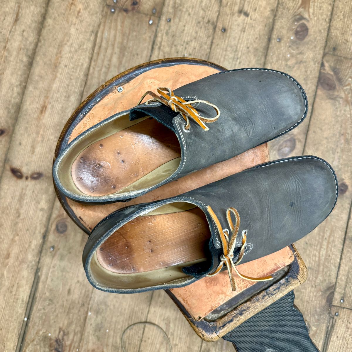 Photo by LimmerGuy on November 3, 2024 of the Peter limmer & Sons Custom Haferlschuh in Seidel Steel Gray Crazy Horse.
