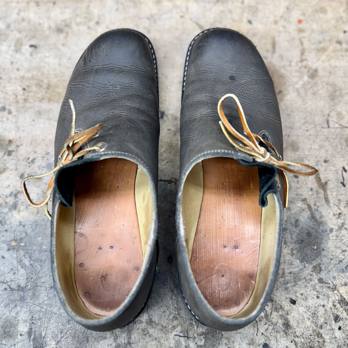 Photo by LimmerGuy on December 4, 2024 of the Peter limmer & Sons Custom Haferlschuh in Seidel Steel Gray Crazy Horse.