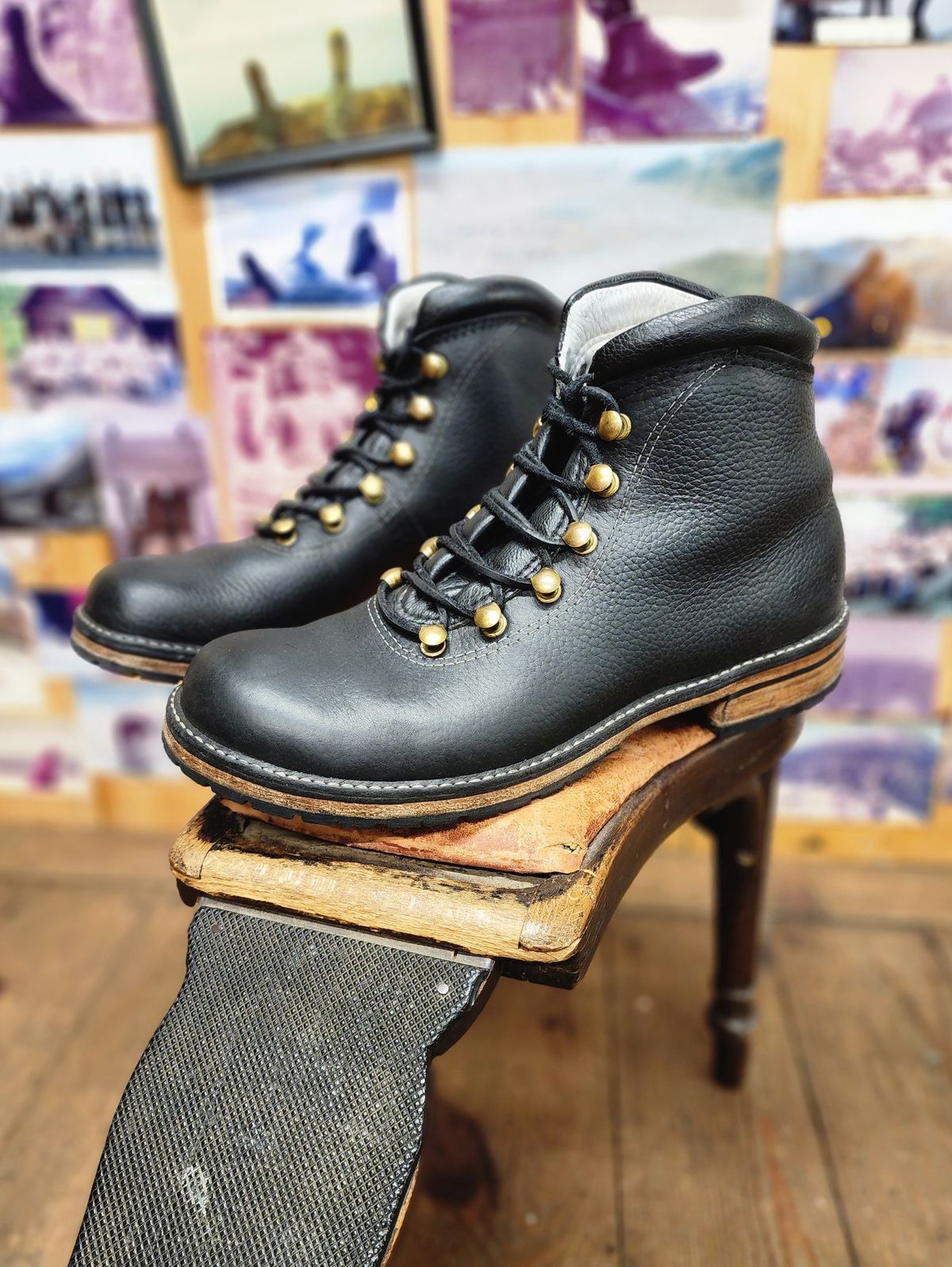 Photo by LimmerGuy on November 2, 2023 of the Peter Limmer & Sons Custom Model in Seidel Raindance: Limmer Edition.