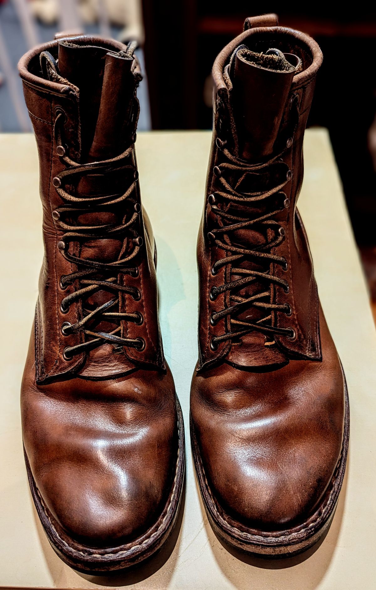 Photo by atmaster on November 18, 2024 of the White's Bounty Hunter in Horween Natural Chromexcel.