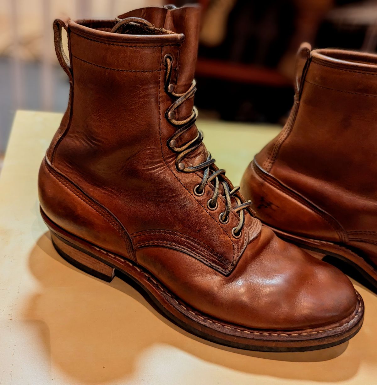 Photo by atmaster on November 18, 2024 of the White's Bounty Hunter in Horween Natural Chromexcel.