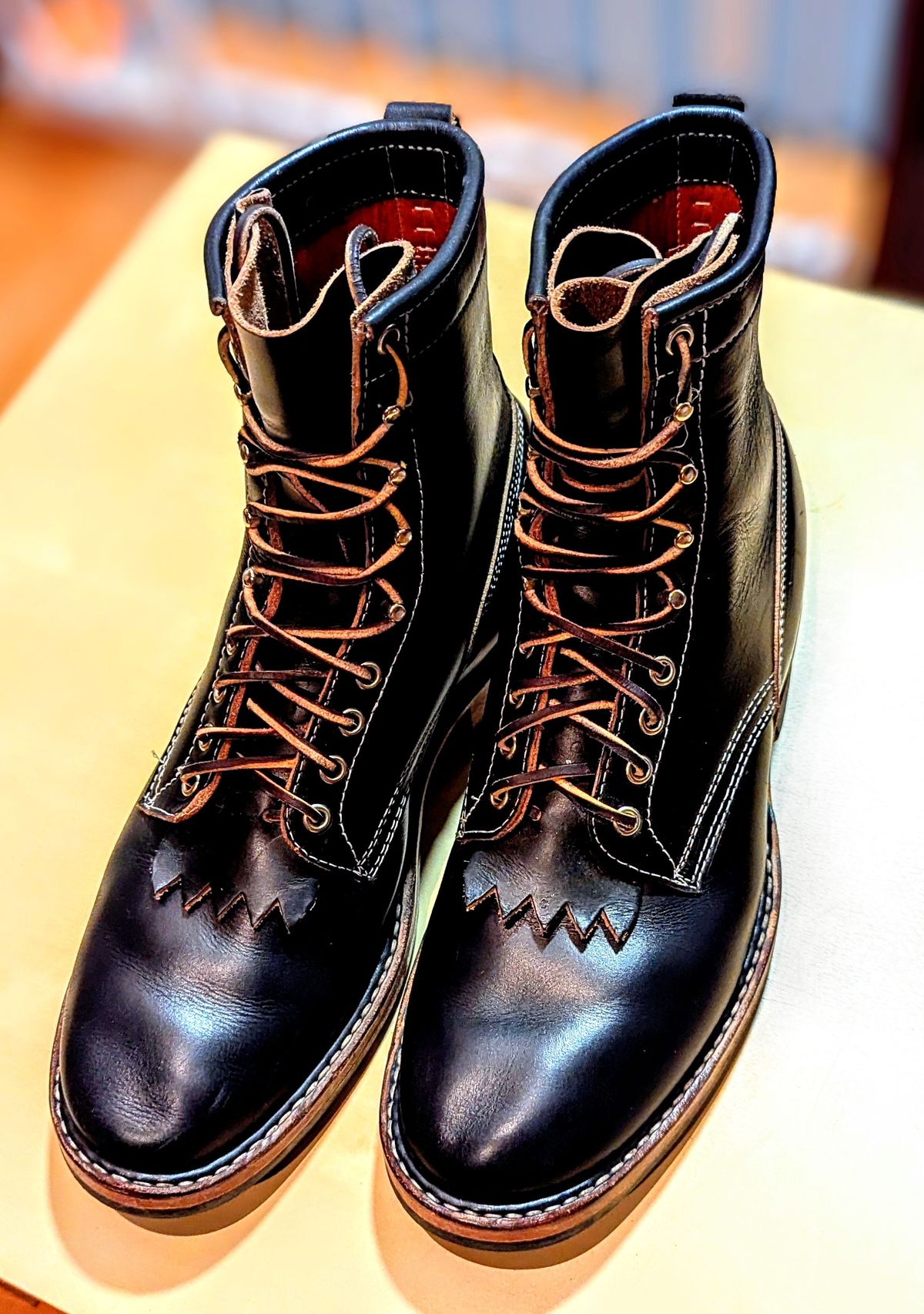 Photo by atmaster on November 18, 2024 of the White's Bounty Hunter in Horween Black Chromexcel.