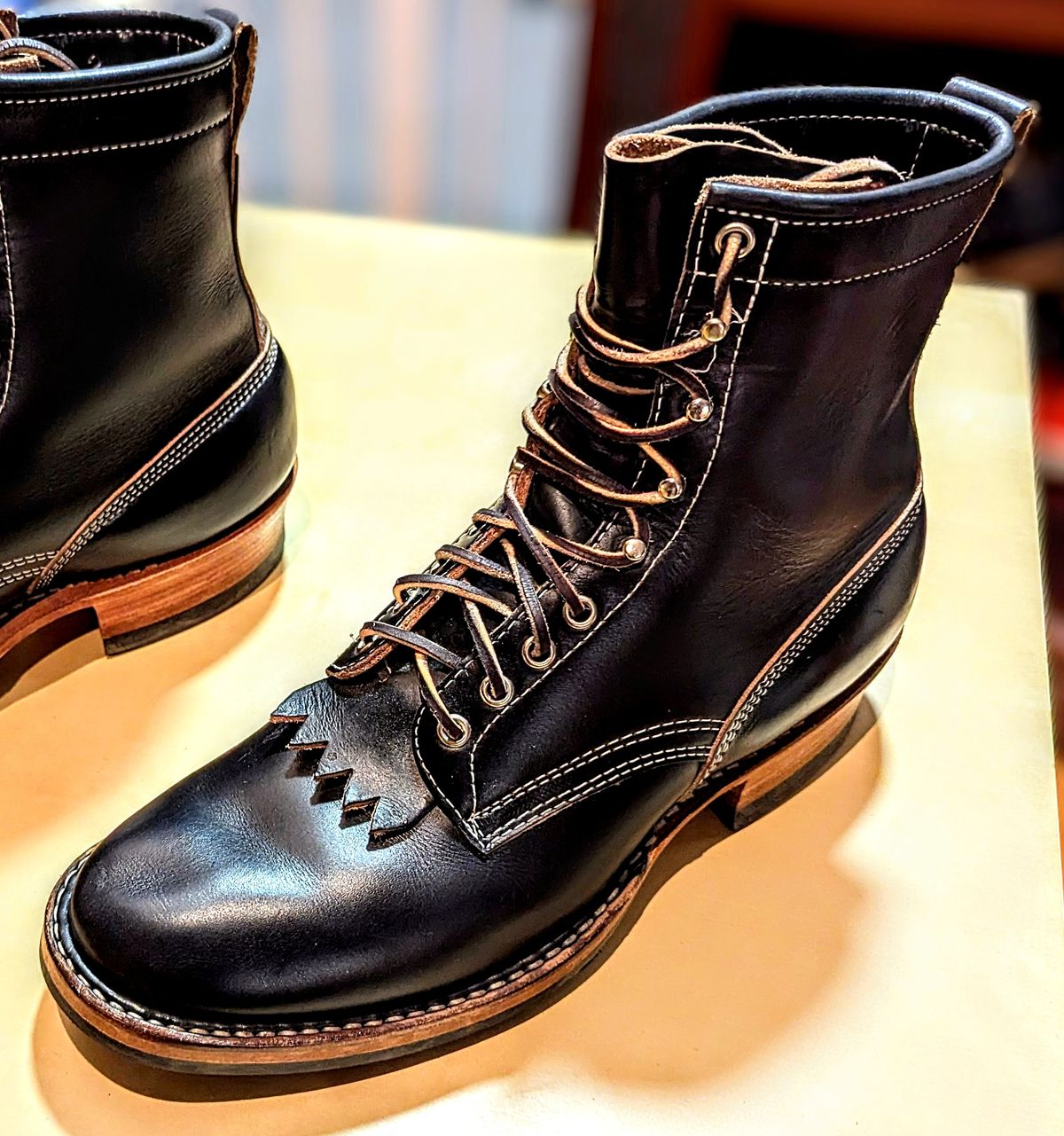 Photo by atmaster on November 18, 2024 of the White's Bounty Hunter in Horween Black Chromexcel.