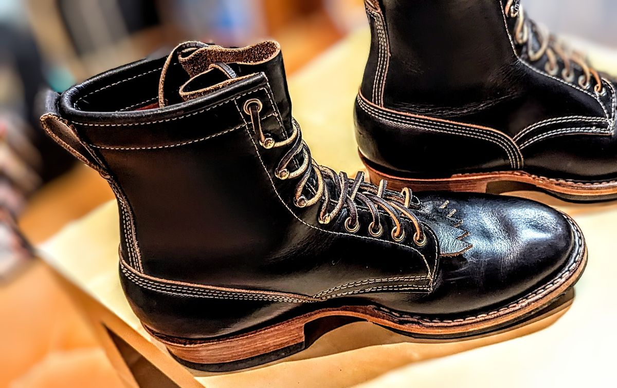 Photo by atmaster on November 18, 2024 of the White's Bounty Hunter in Horween Black Chromexcel.